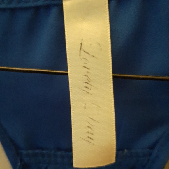 Dark blue tank - Picture 2 of 3